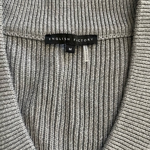 English Factory grey sweater vest. In like new condition - Picture 2 of 3